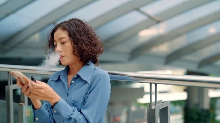 How trực tiếp đá gà Live Streams Influence Viewer Behavior and What e cigarette health Research Reveals